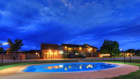 Motel Meneres - Tourism Brisbane 0