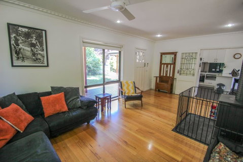 Mountbatten Retreat - Brisbane Tourism 3