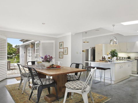 Nattai Lodge - House & Cottage In Beautiful Garden - Tourism Brisbane 1