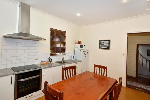 Albany Beachside Accommodation - Brisbane Tourism 9