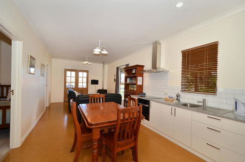 Albany Beachside Accommodation - Brisbane Tourism 11