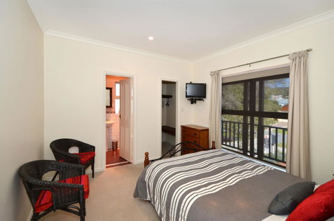 Albany Beachside Accommodation - Brisbane Tourism 13