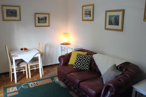 Jacaranda Hideaway Bed & Breakfast - Brisbane Tourism 6