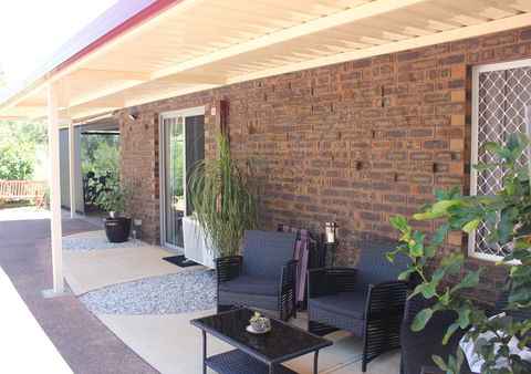 Jacaranda Hideaway Bed & Breakfast - Brisbane Tourism 12