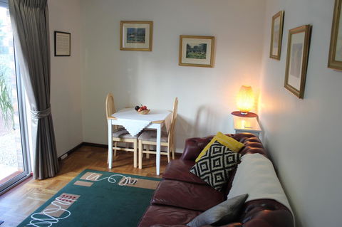 Jacaranda Hideaway Bed & Breakfast - Brisbane Tourism 3