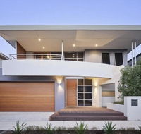 Adele's luxury South Beach apartment with King bed - Tourism Brisbane