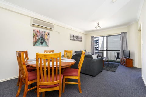 Oversized Eastend Sleeps 6 Free PARKING+POOL WIFI - Brisbane Tourism 5