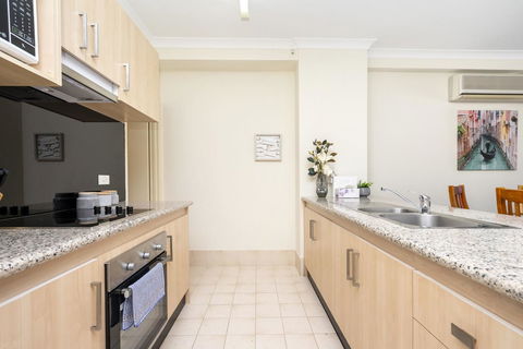 Oversized Eastend Sleeps 6 Free PARKING+POOL WIFI - Brisbane Tourism 3