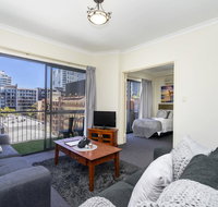 Oversized Eastend sleeps 6 Free PARKINGPOOL WIFI - Tourism Brisbane