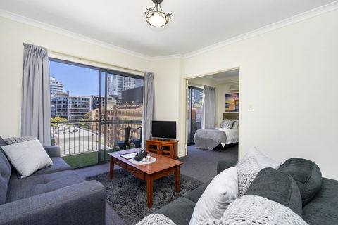 Oversized Eastend Sleeps 6 Free PARKING+POOL WIFI - Brisbane Tourism 0