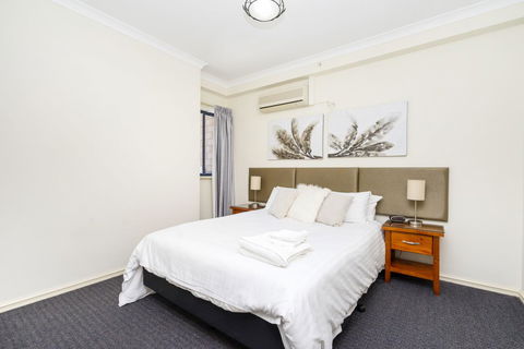 Oversized Eastend Sleeps 6 Free PARKING+POOL WIFI - Brisbane Tourism 11
