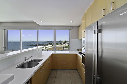 Luxury Suite Bunbury - Tourism Brisbane 8