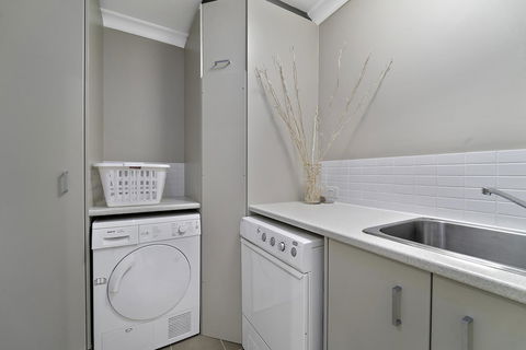Luxury Suite Bunbury - Tourism Brisbane 15