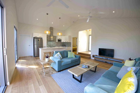 Sunny Blinco Street House - Tourism Brisbane 2