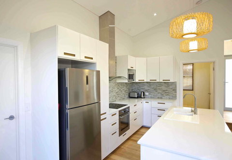 Sunny Blinco Street House - Tourism Brisbane 5