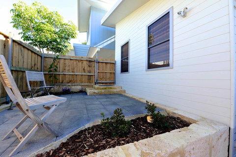 Sunny Blinco Street House - Tourism Brisbane 12