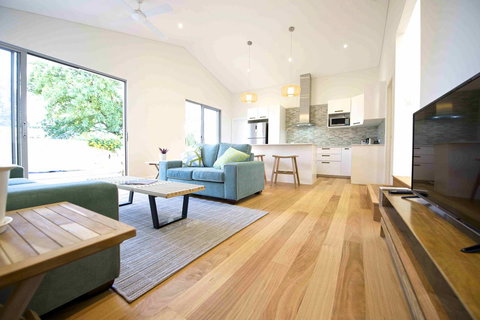 Sunny Blinco Street House - Tourism Brisbane 1