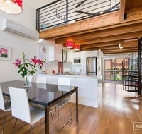 Spacious Central Townhouse - Tourism Brisbane