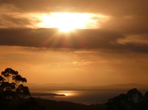 Innisfree Mountain Retreat - Tourism Brisbane 0
