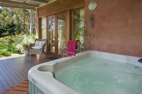 Innisfree Mountain Retreat - Tourism Brisbane 3