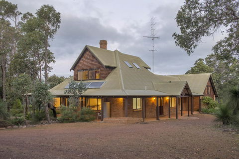 A Hidden Bush Delight - Tourism Brisbane 0