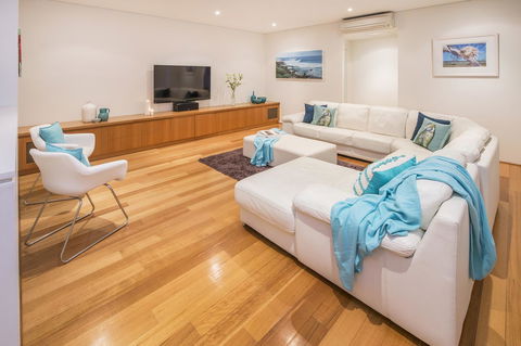 Calm Waters - Tourism Brisbane 22