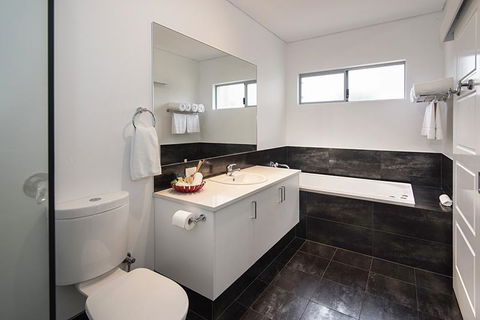 Churchill Studios - Brisbane Tourism 1