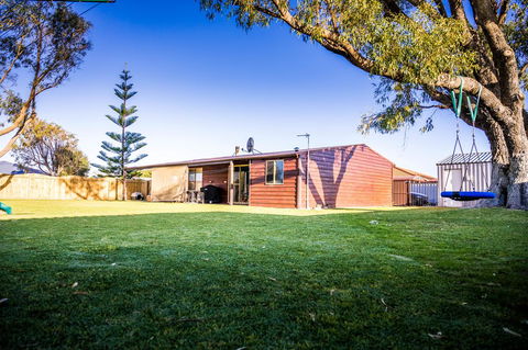 The Bothy Lancelin Family Retreat - Tourism Brisbane 1