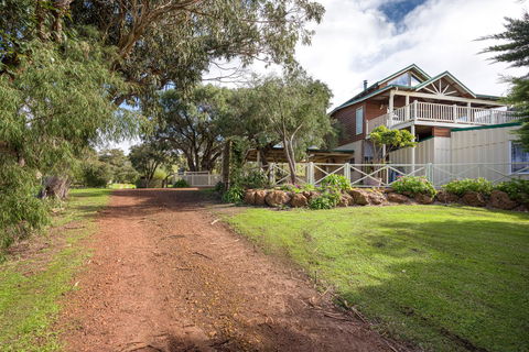 Surfside Ocean Beach Denmark Holiday Accommodation - Tourism Brisbane 24