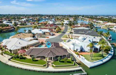 LA ANCHOR ON THE CANALS (MANDURAH) - Tourism Brisbane 0