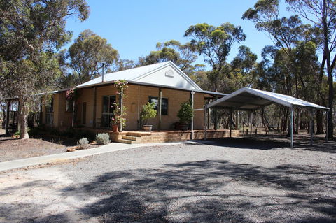 Kendenup Cottages And Lodge - Tourism Brisbane 20