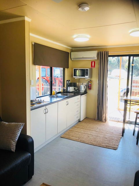 Kendenup Cottages And Lodge - Tourism Brisbane 9