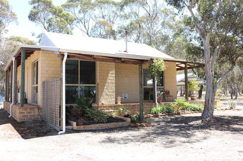 Kendenup Cottages And Lodge - Tourism Brisbane 22