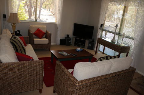 Kendenup Cottages And Lodge - Tourism Brisbane 12