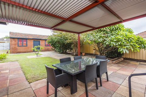 Big House Heated Pool 11 Beds Como / South Perth / Applecross - Tourism Brisbane 26