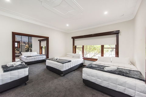 Big House Heated Pool 11 Beds Como / South Perth / Applecross - Tourism Brisbane 17