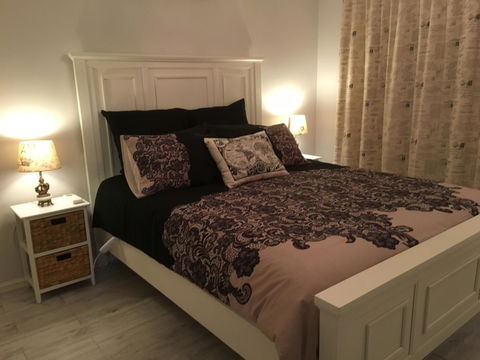 Applegate Lane Chalet - Tourism Brisbane 8