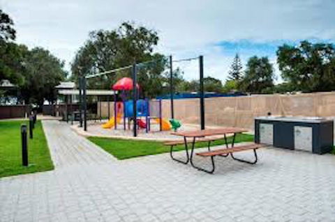 Beach Retreat - Busselton - Tourism Brisbane 11