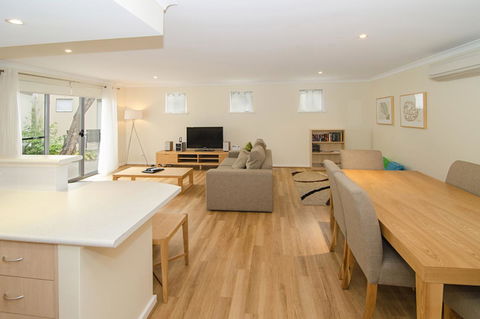 Beach Retreat - Busselton - Tourism Brisbane 3