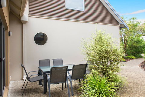 Beach Retreat - Busselton - Tourism Brisbane 10