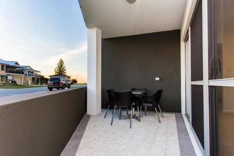 Reflections By Rockingham Apartments - Brisbane Tourism 0
