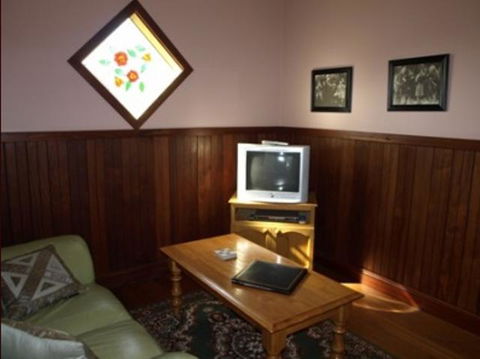 Pemberton Old Picture Theatre Holiday Apartments - Tourism Brisbane 42