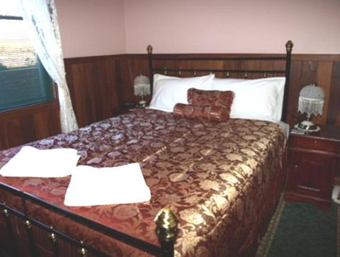 Pemberton Old Picture Theatre Holiday Apartments - Tourism Brisbane 24