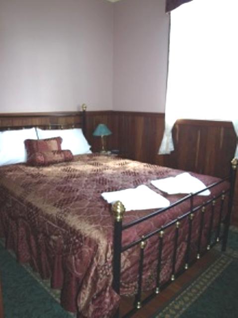 Pemberton Old Picture Theatre Holiday Apartments - Tourism Brisbane 16
