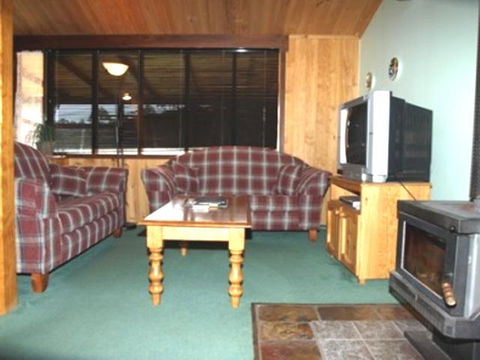 Pemberton Old Picture Theatre Holiday Apartments - Tourism Brisbane 1