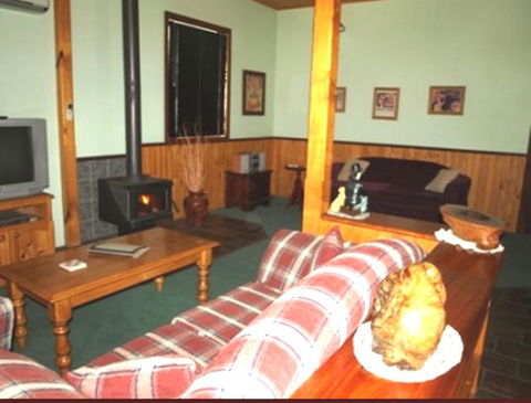Pemberton Old Picture Theatre Holiday Apartments - Tourism Brisbane 21
