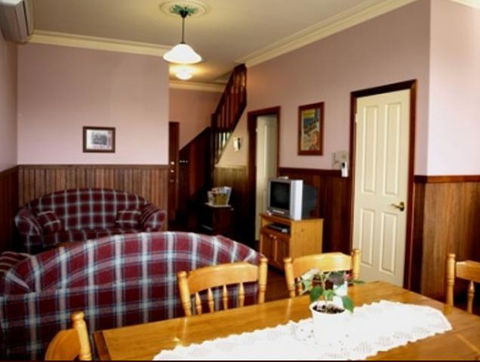 Pemberton Old Picture Theatre Holiday Apartments - Tourism Brisbane 3