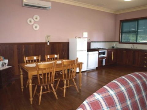 Pemberton Old Picture Theatre Holiday Apartments - Tourism Brisbane 34