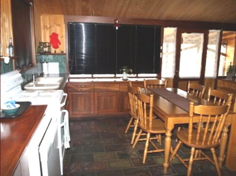 Pemberton Old Picture Theatre Holiday Apartments - Tourism Brisbane 7
