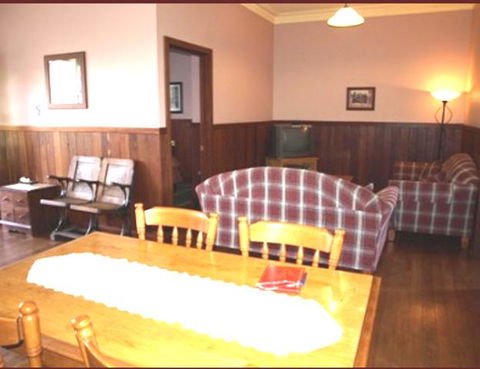 Pemberton Old Picture Theatre Holiday Apartments - Tourism Brisbane 35